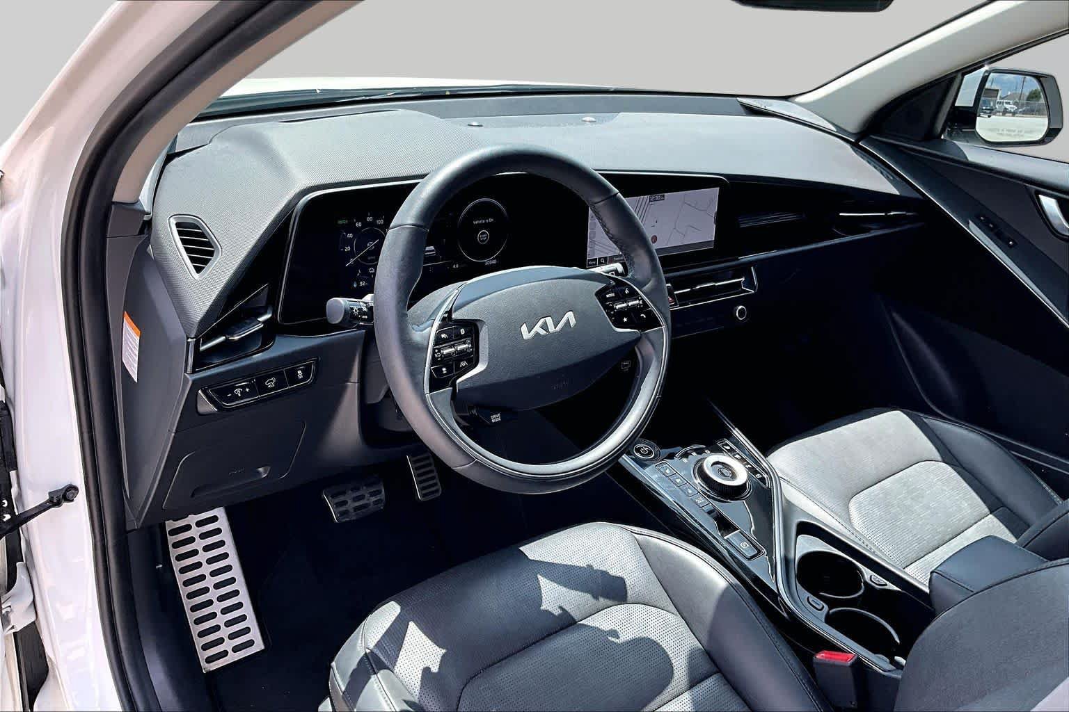 Certified 2023 Kia Niro Wave FWD image 15