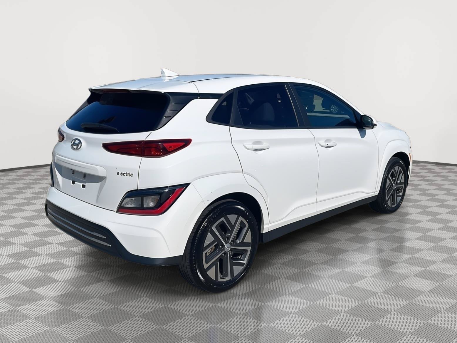 Certified 2023 Hyundai Kona SE w/ Cargo Package FWD image 5