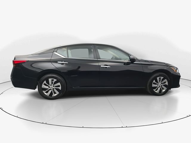 Used 2025 Nissan Altima 2.5 S image 11