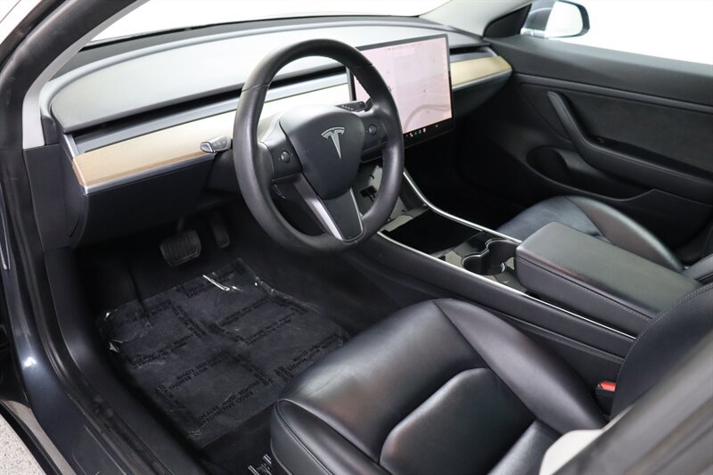 Used 2020 Tesla Model 3 Standard Range RWD image 14