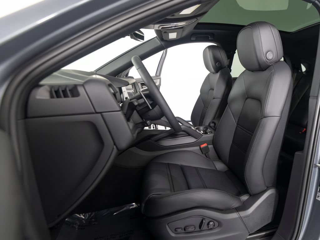 New 2026 Porsche Cayenne Coupe AWD/4WD image 33