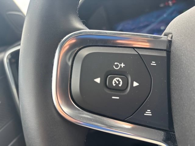 Used 2023 Volvo XC40 Recharge Ultimate AWD/4WD image 17