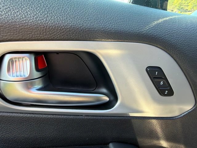 Used 2025 Chrysler Pacifica Limited FWD image 47