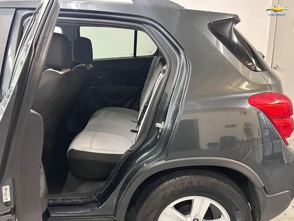 Used 2017 Chevrolet Trax LT w/ Driver Confidence Package FWD image 15
