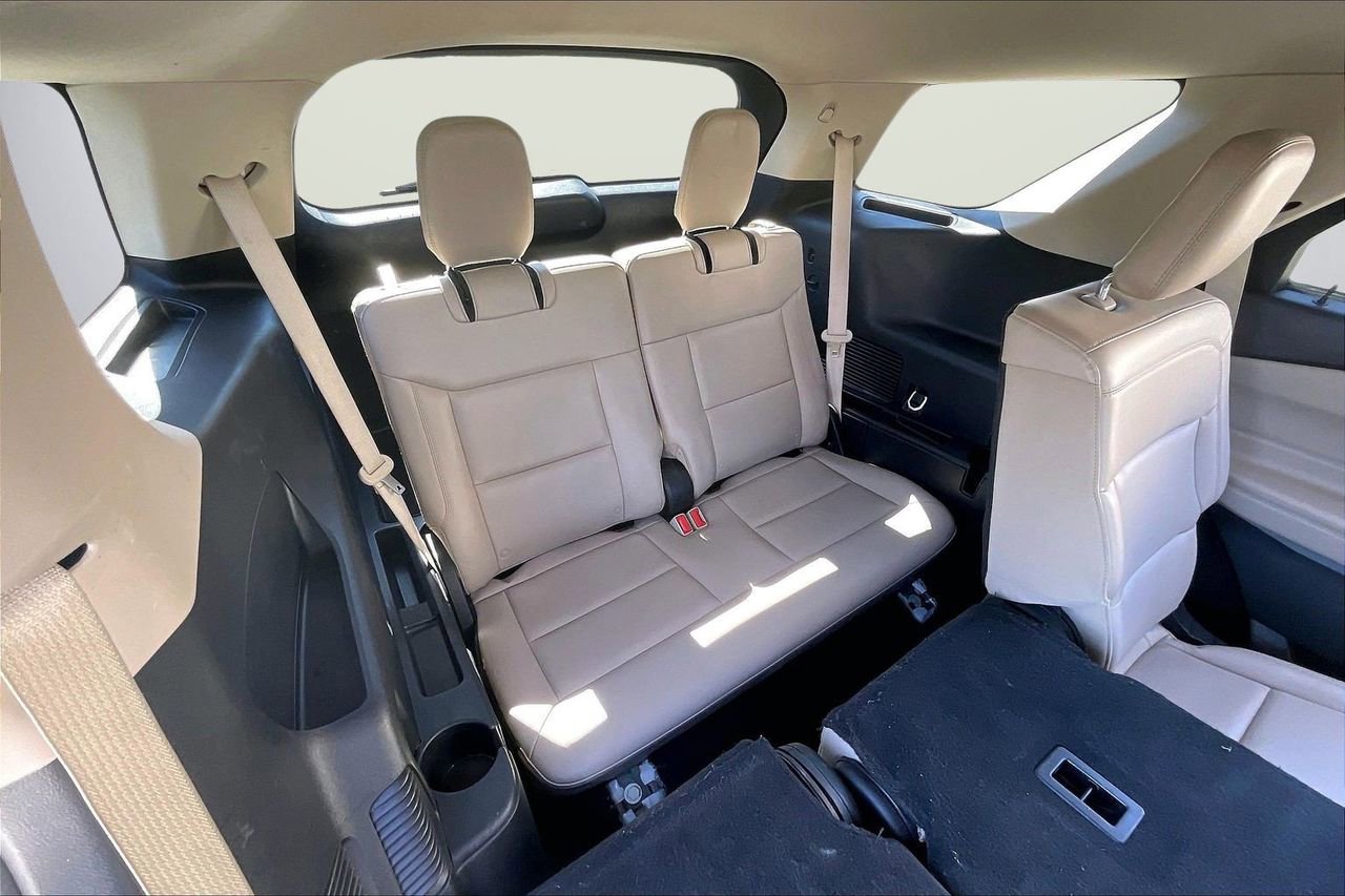 Used 2024 Ford Explorer XLT w/ Equipment Group 202A image 24