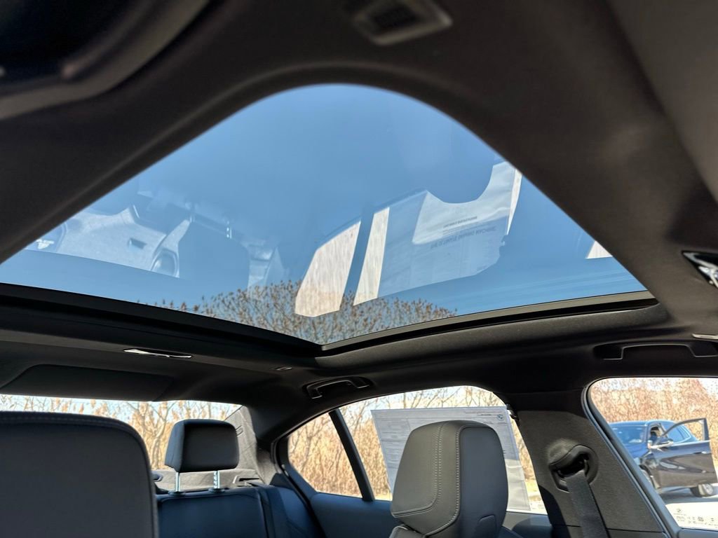 New 2026 BMW 530i xDrive w/ M Sport Package image 28