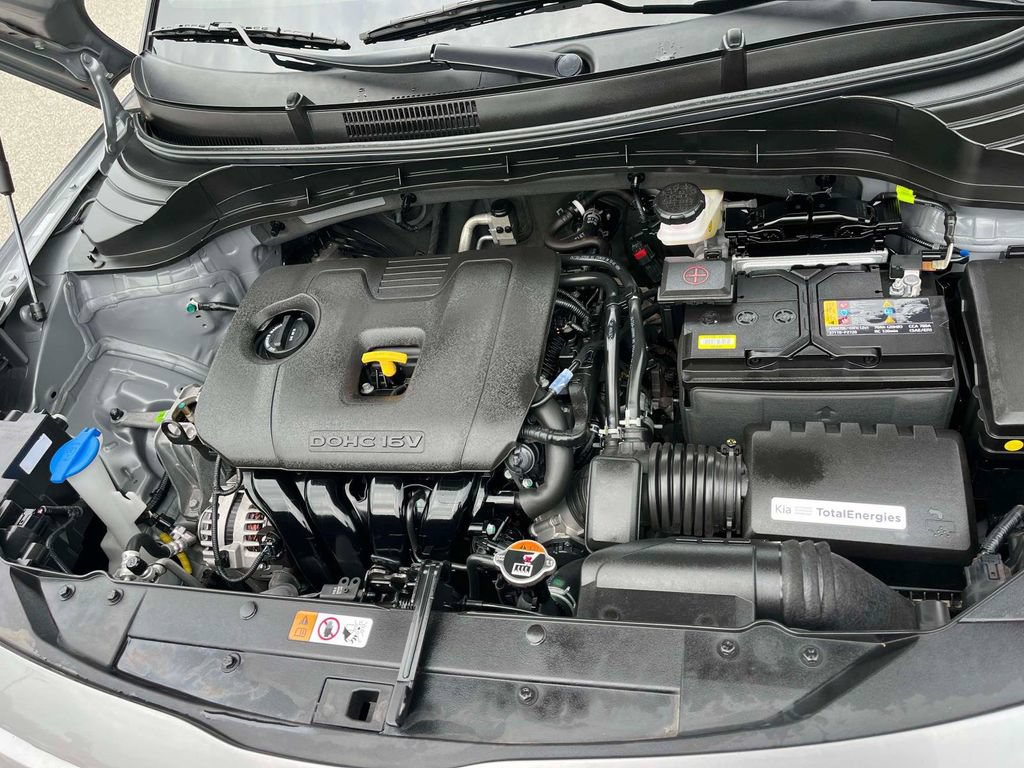 Used 2025 Kia Soul LX w/ LX Technology Package FWD image 35