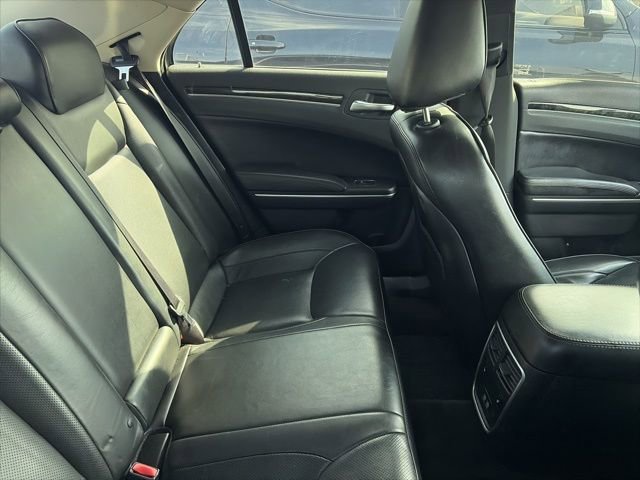 Used 2018 Chrysler 300 Limited image 4