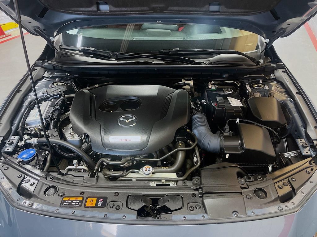 Used 2021 MAZDA MAZDA3 Hatchback w/Premium Plus Pkg image 31