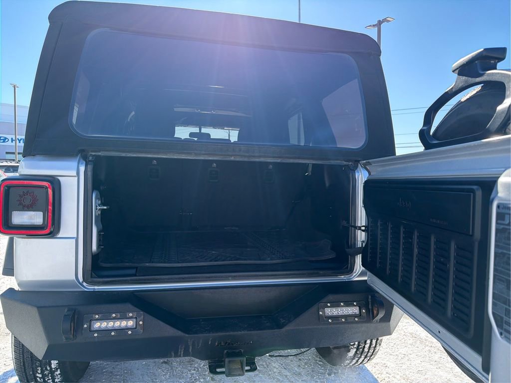 Used 2023 Jeep Wrangler Sport S image 13