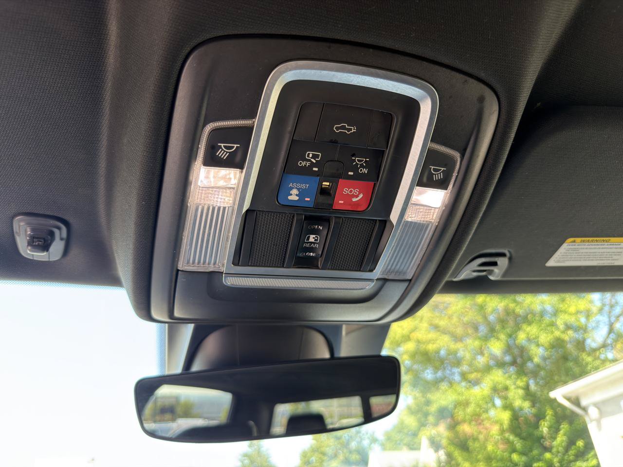 Used 2019 RAM 1500 Laramie AWD/4WD image 22