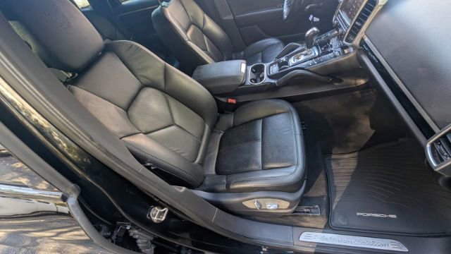 Used 2014 Porsche Cayenne Platinum Edition image 18