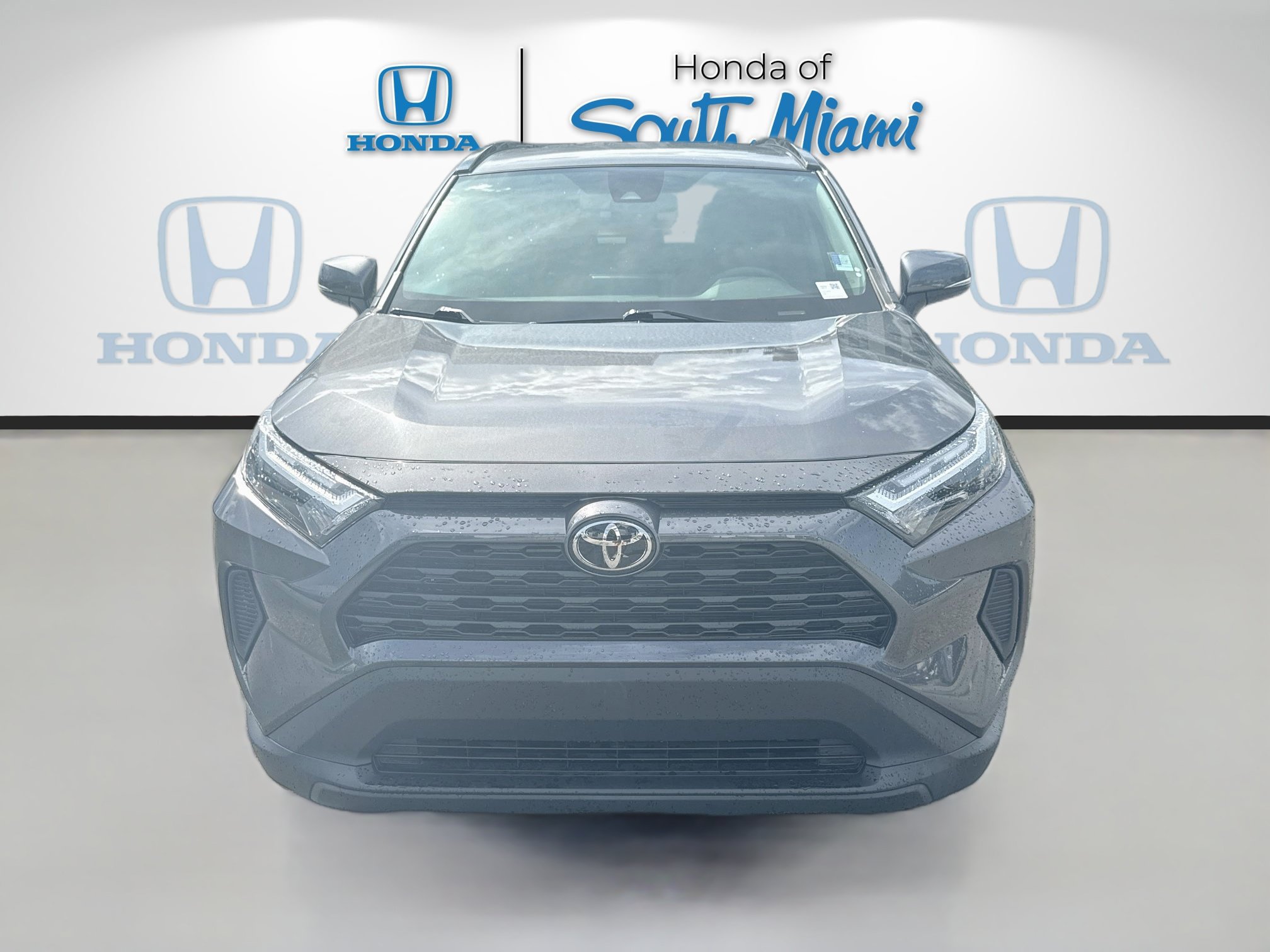 Used 2023 Toyota RAV4 XLE AWD/4WD image 2