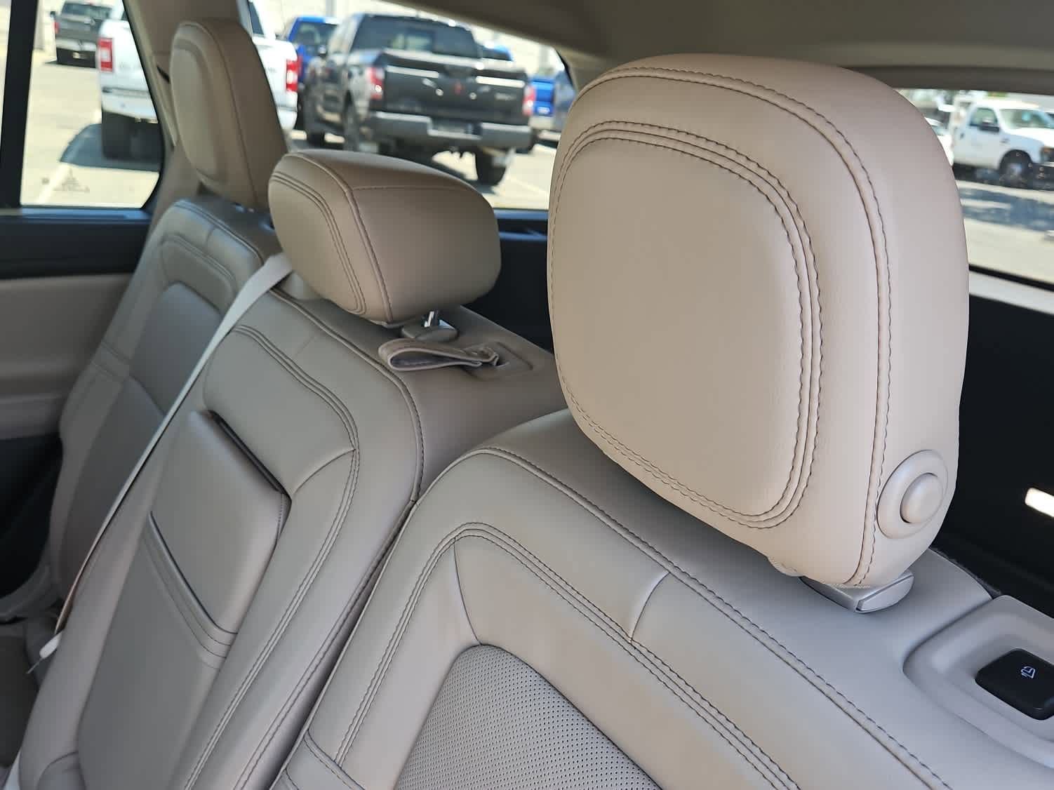 Used 2020 Lincoln Aviator Reserve w/ Equipment Group 202A AWD/4WD image 13