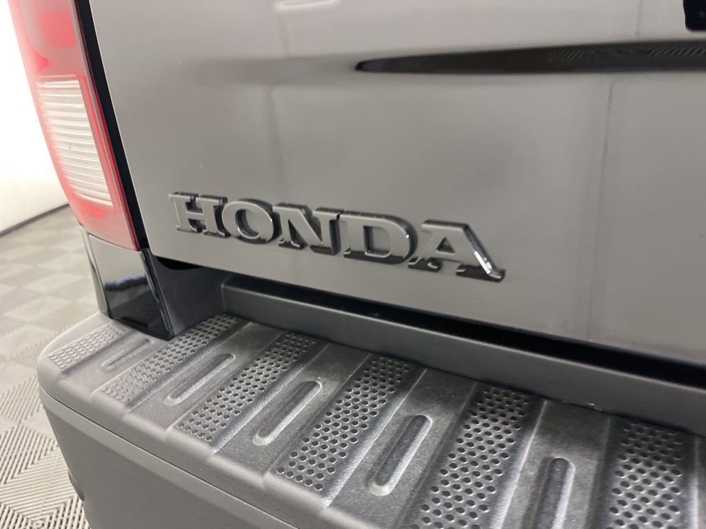 Certified 2025 Honda Ridgeline Black Edition image 10