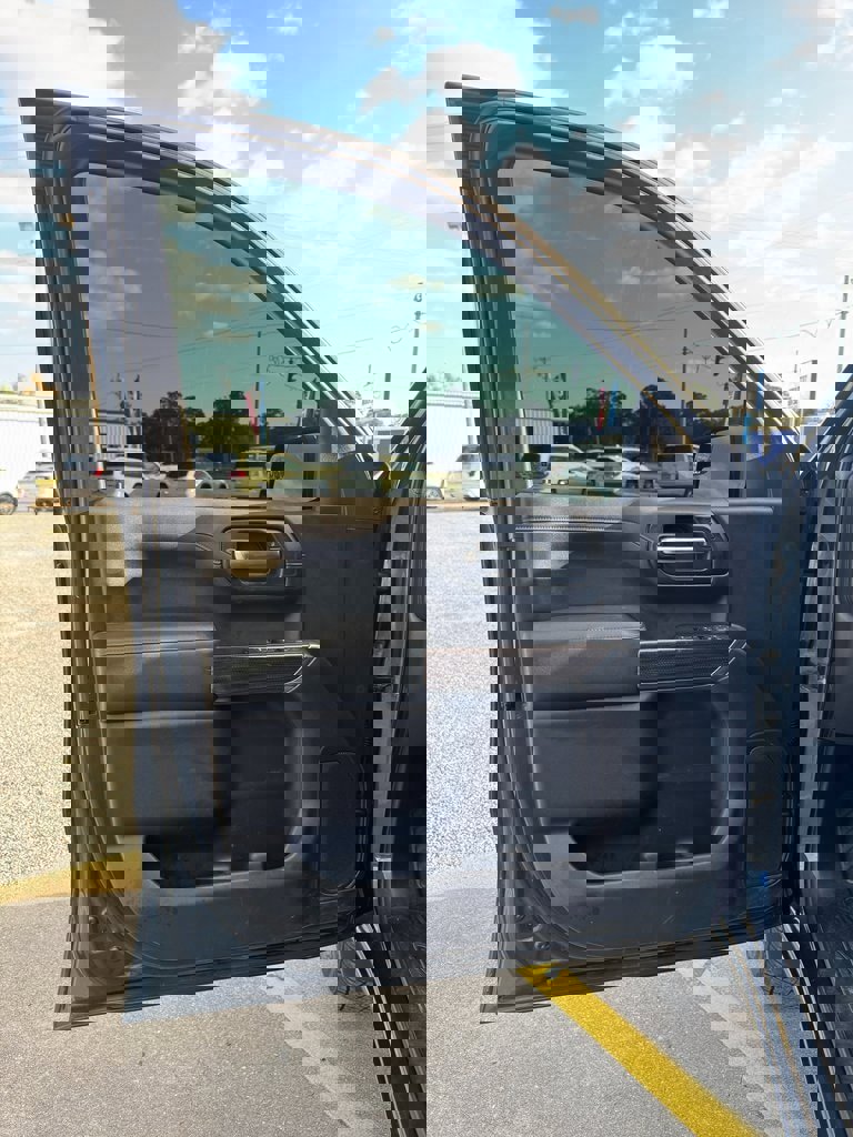 Used 2020 Chevrolet Silverado 1500 LT w/ Texas Edition image 7