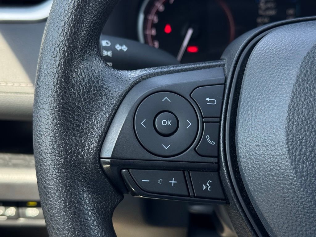 Used 2024 Toyota RAV4 XLE FWD image 25