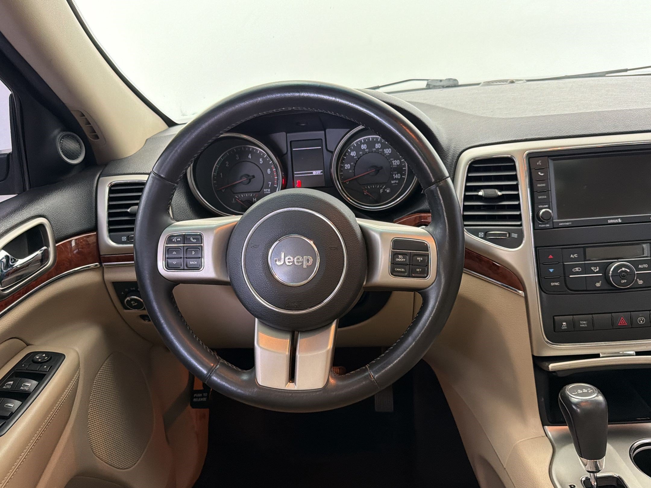 Used 2013 Jeep Grand Cherokee Limited AWD/4WD image 30