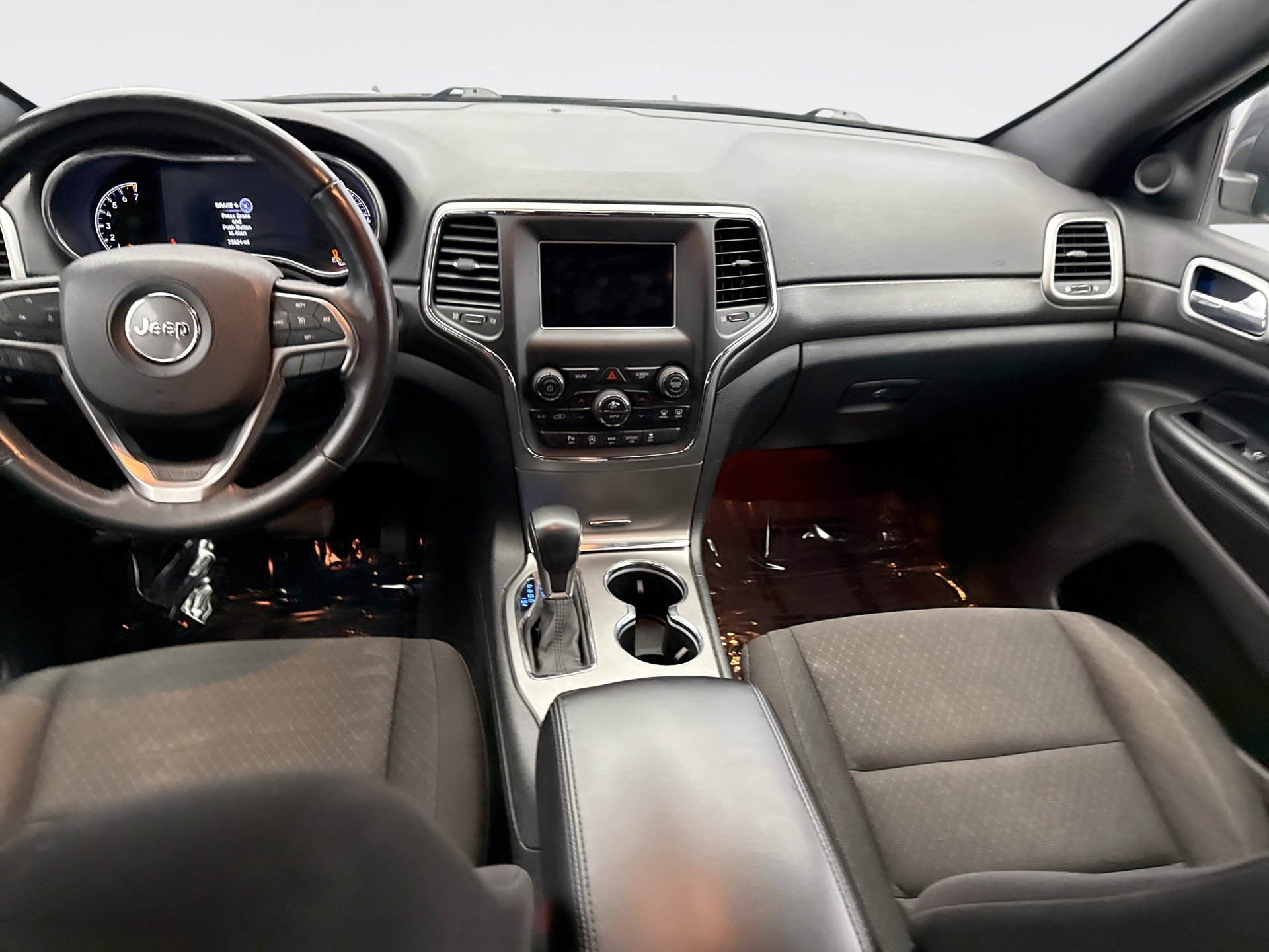 Used 2018 Jeep Grand Cherokee Laredo image 14