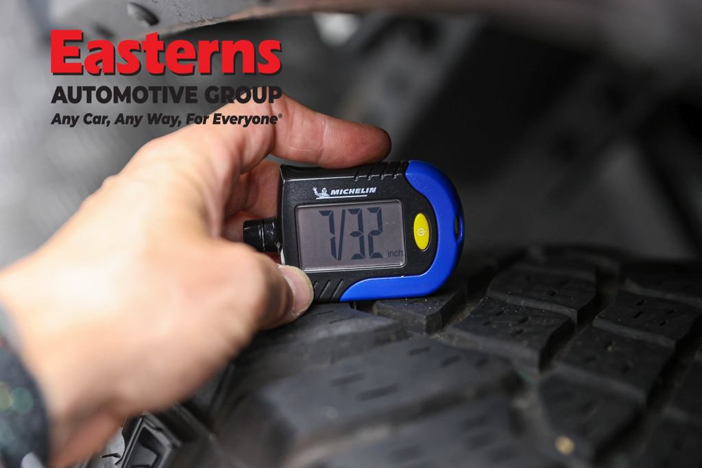 Used 2024 Jeep Wrangler Unlimited Sahara w/ Dual Top Group AWD/4WD image 28