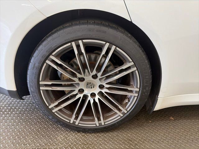 Used 2015 Porsche Panamera 4S image 38