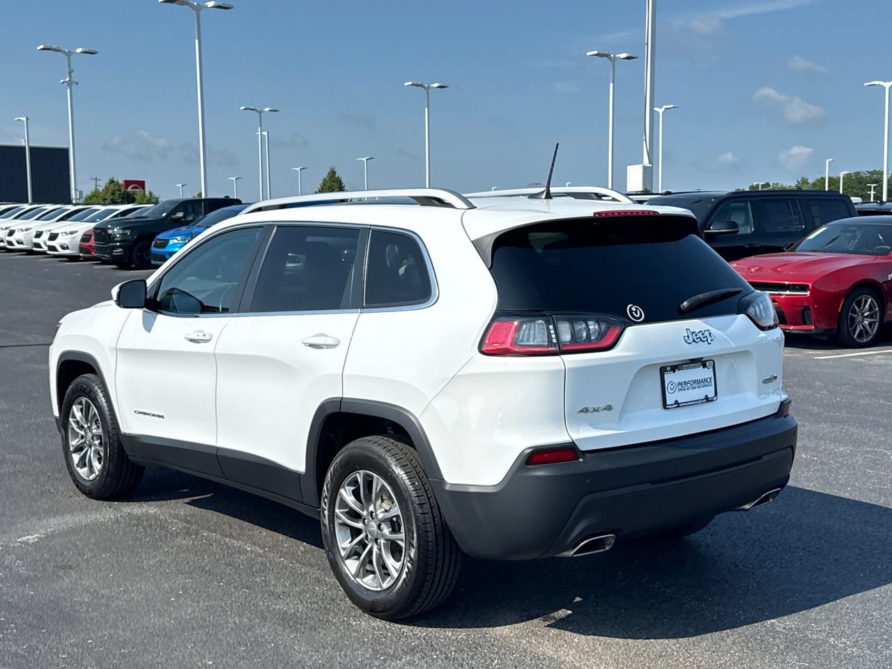 Used 2020 Jeep Cherokee Latitude Plus w/ Cold Weather Group AWD/4WD image 5