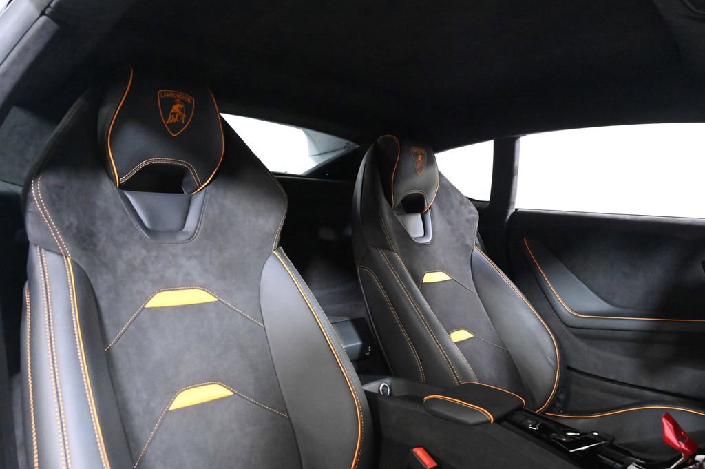 Used 2023 Lamborghini Huracan Tecnica RWD image 17