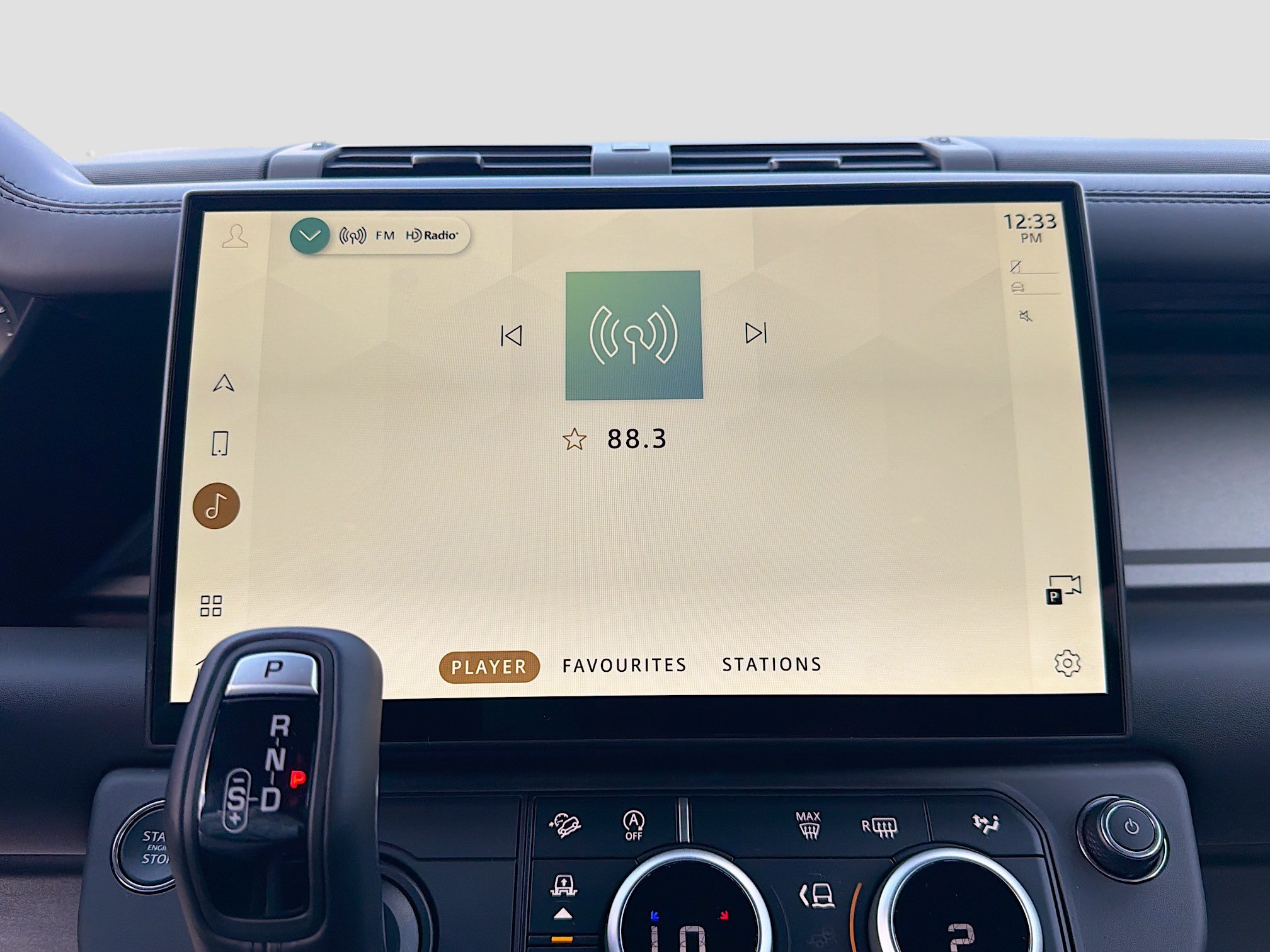 New 2026 Land Rover Defender 110 X AWD/4WD image 30