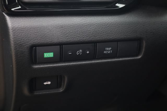 Used 2024 Nissan Sentra SV FWD image 11