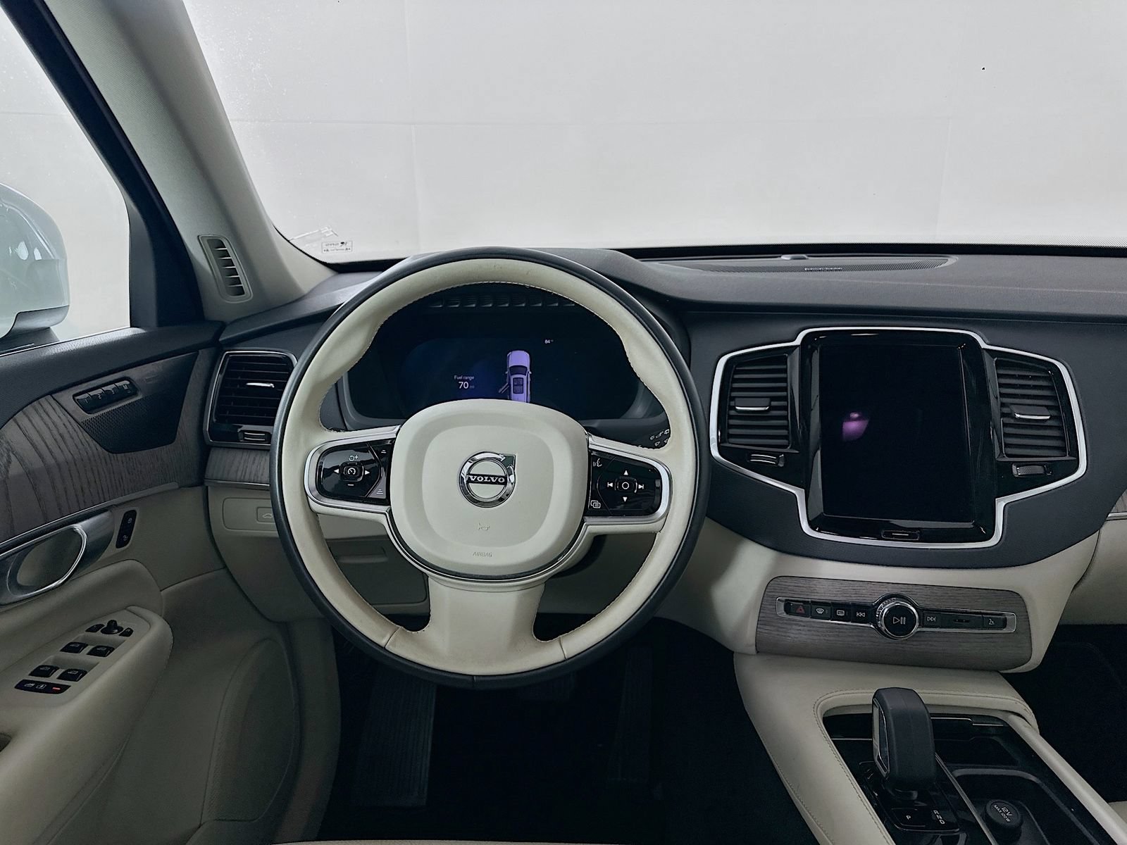 Used 2023 Volvo XC90 B6 Plus w/ Protection Package Premier AWD/4WD image 15