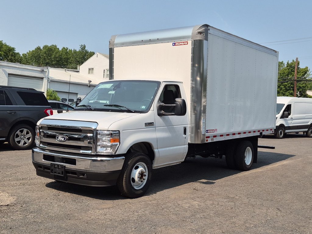 New 2027 Ford E-350 and Econoline 350 Super Duty w/ Driver's Safety Package RWD image 2