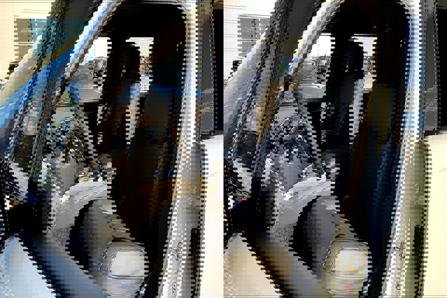 New 2025 Land Rover Range Rover SE image 11