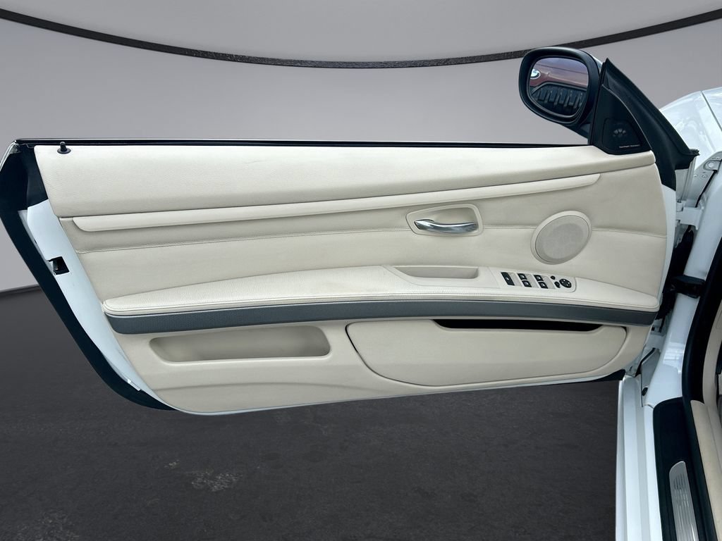 Used 2013 BMW 335is Convertible RWD image 27