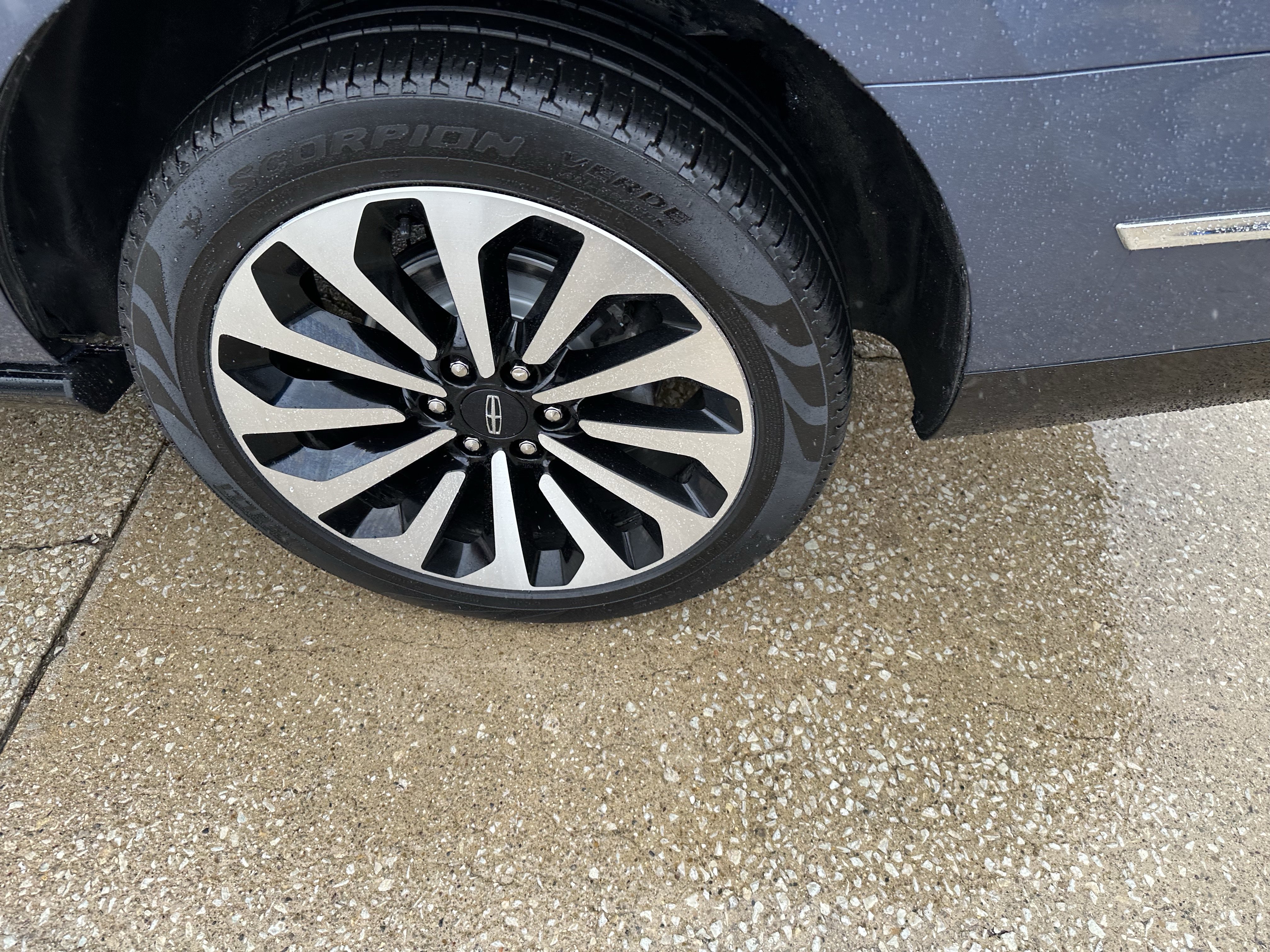 Used 2023 Lincoln Navigator Reserve AWD/4WD image 6