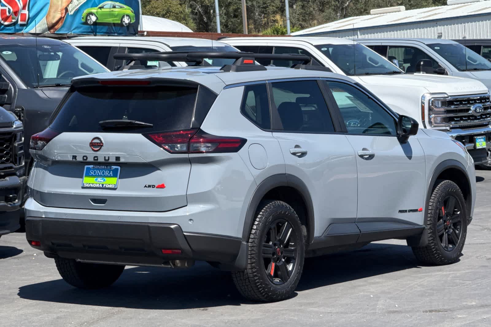 Used 2025 Nissan Rogue SV AWD/4WD image 4