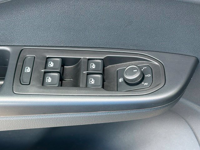 Used 2025 Volkswagen Taos SE AWD/4WD image 18
