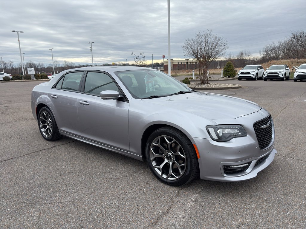 Used 2018 Chrysler 300 S w/ 300S Premium Group image 9