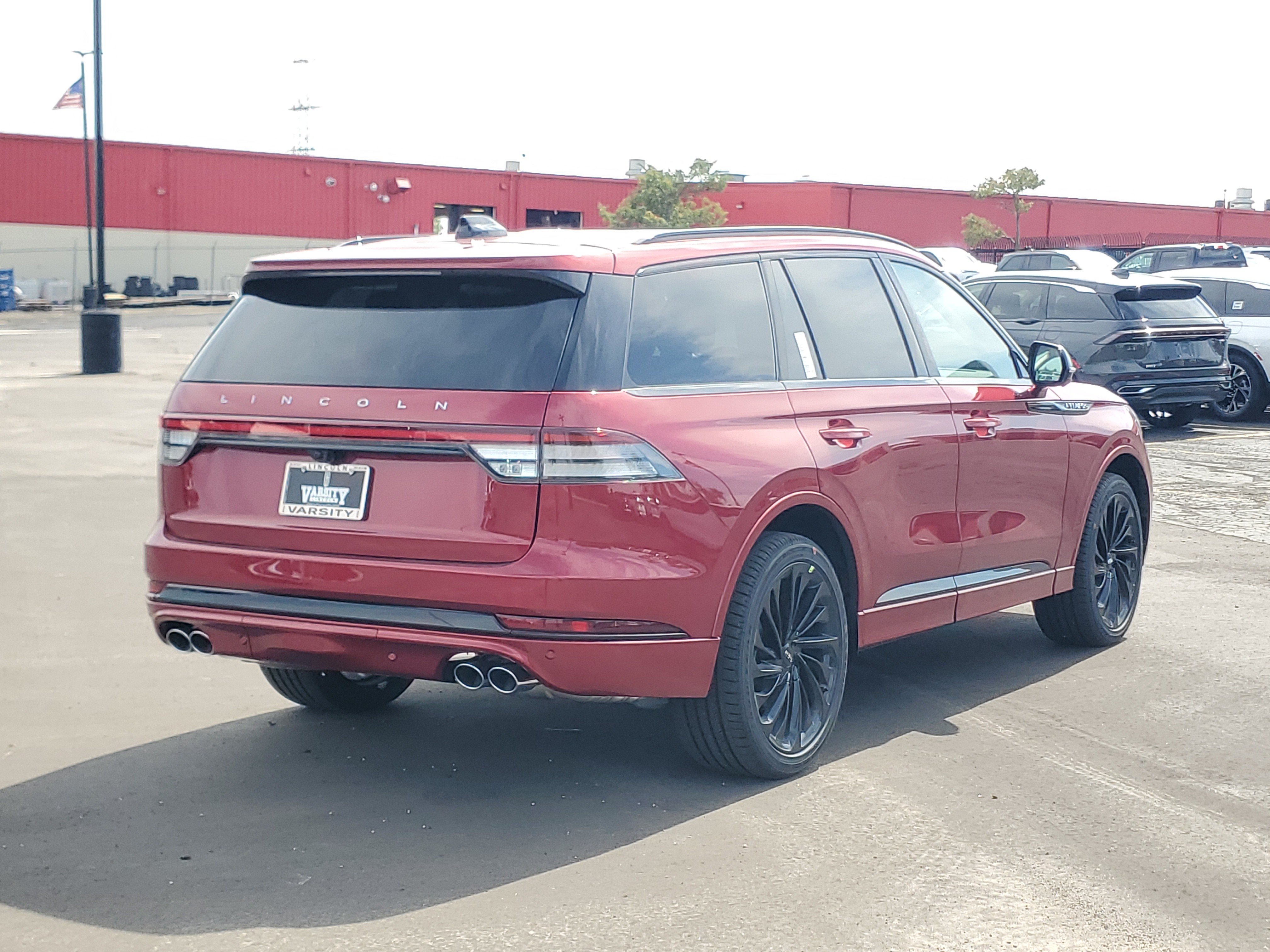 New 2027 Lincoln Aviator Reserve AWD/4WD image 4