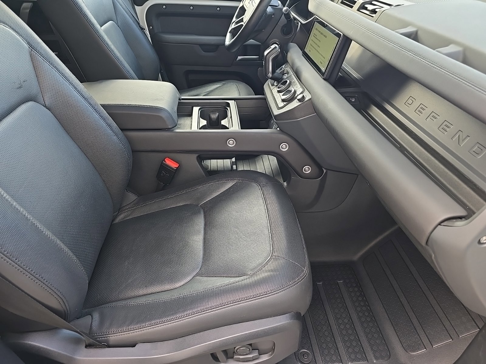 Certified 2024 Land Rover Defender 110 X-Dynamic SE image 7