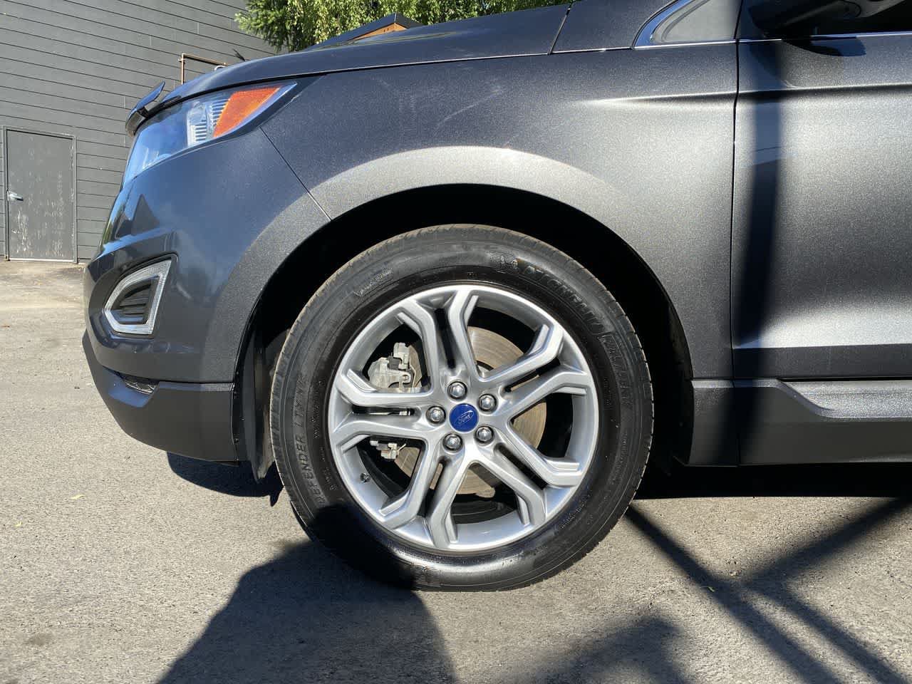 Used 2017 Ford Edge Titanium w/ Technology Package AWD/4WD image 12