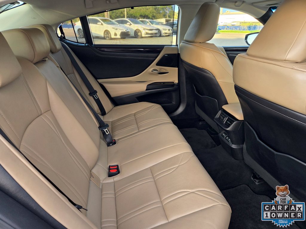 Used 2021 Lexus ES 300h Ultra Luxury w/ Accessory Package FWD image 61