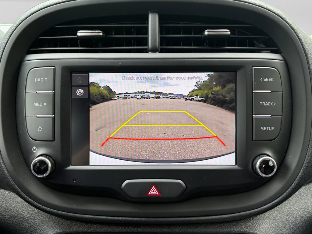 Used 2025 Kia Soul LX w/ LX Technology Package FWD image 16