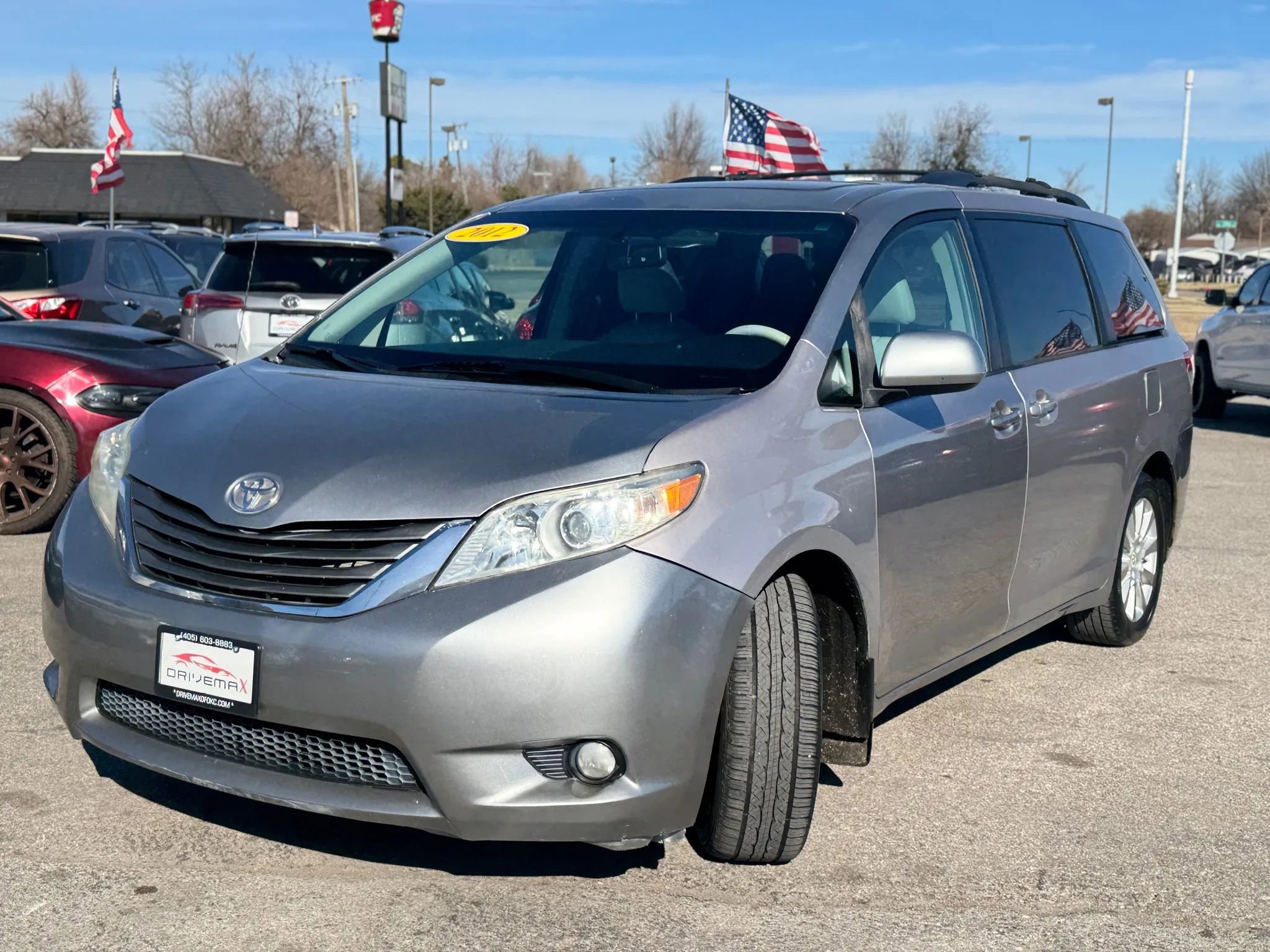 Used 2012 Toyota Sienna XLE image 7