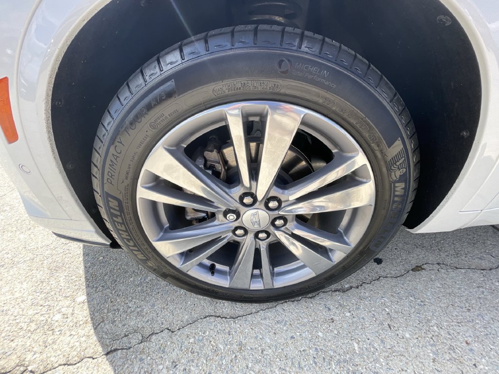 Used 2025 Cadillac XT6 Premium Luxury w/ Technology Package FWD image 33