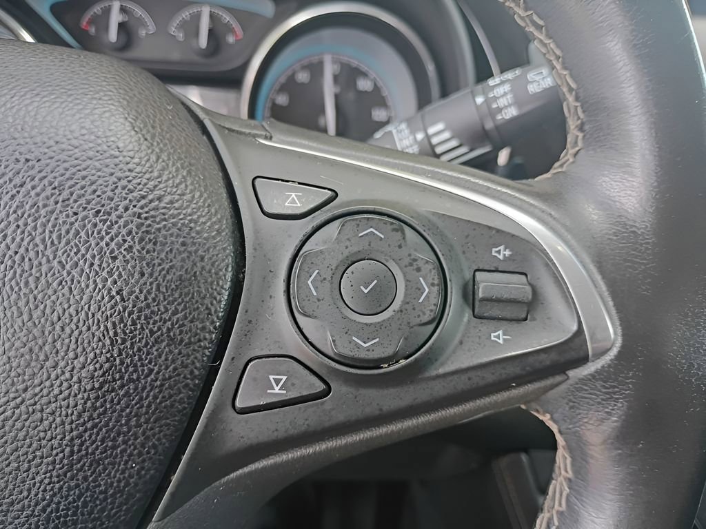 Used 2018 Buick Envision Essence w/ LPO, Cargo Package FWD image 5