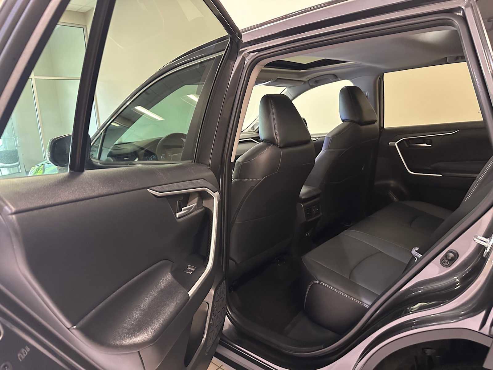 Certified 2023 Toyota RAV4 XLE Premium AWD/4WD image 25