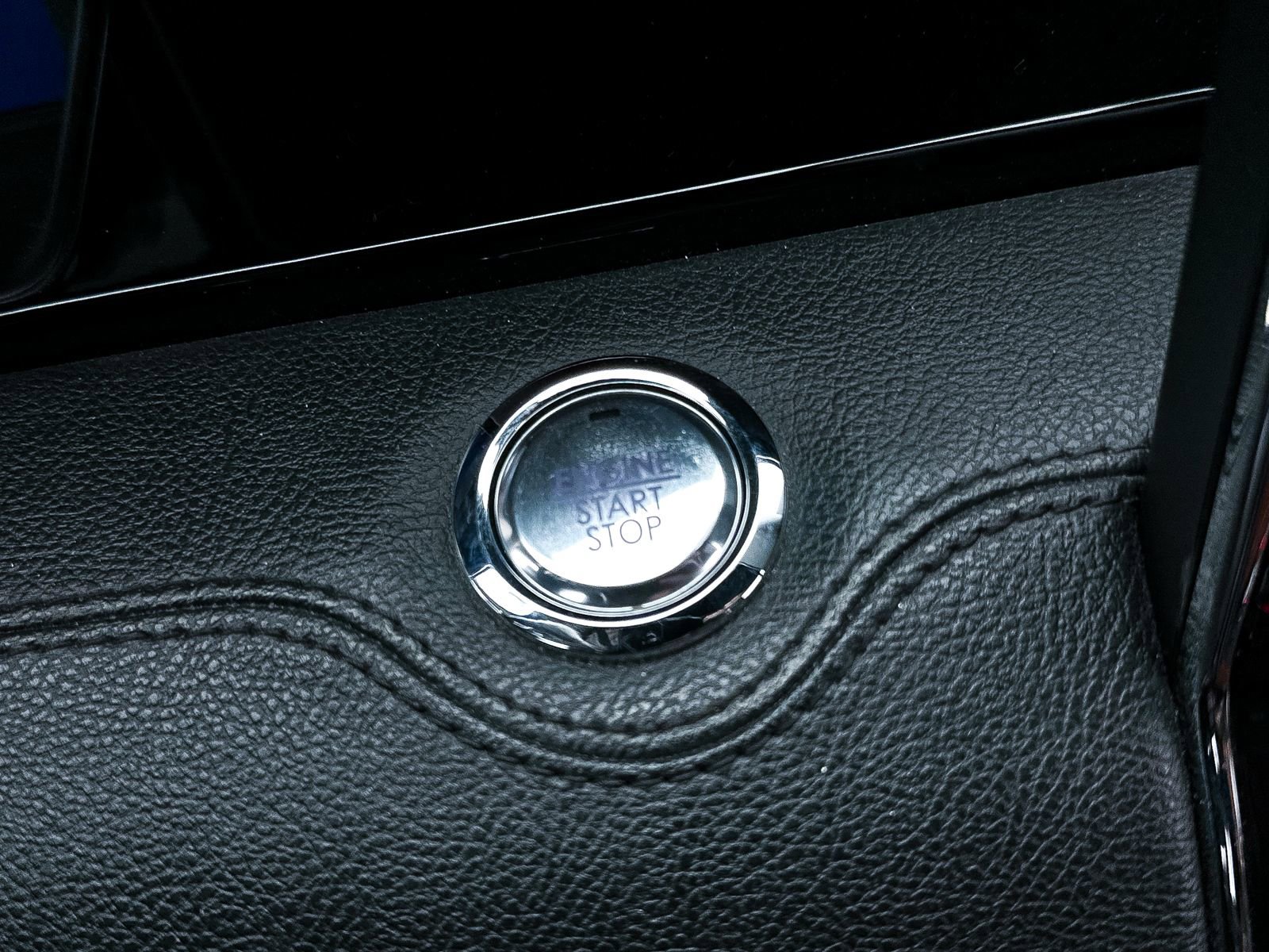 Used 2022 Lincoln Navigator L Reserve AWD/4WD image 29