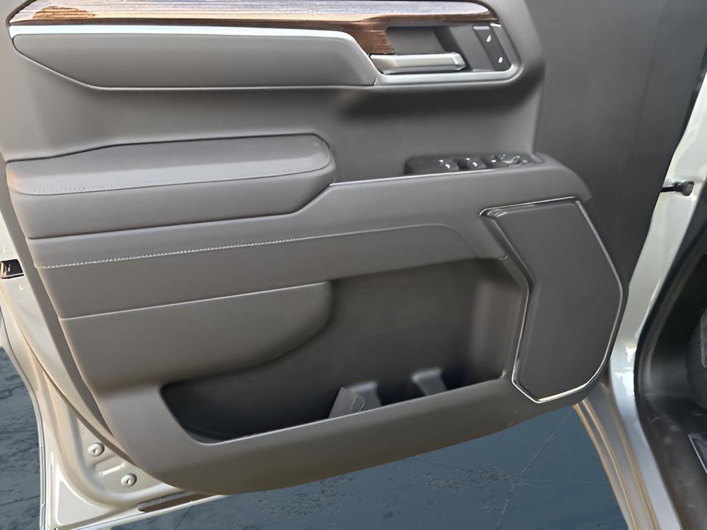 New 2026 GMC Sierra 1500 Elevation image 10