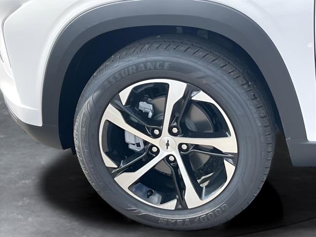 Used 2025 Chevrolet Trax RS w/ Driver Confidence Package image 30