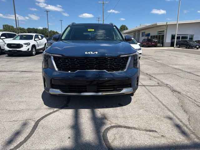 Used 2024 Kia Sorento S w/ Panoramic Sunroof Package FWD image 3